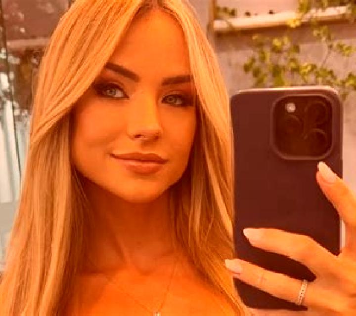 Gabriela Vallenar escort