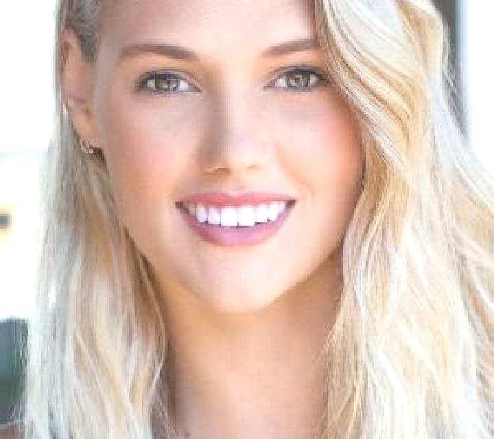 Karis Cameron escort
