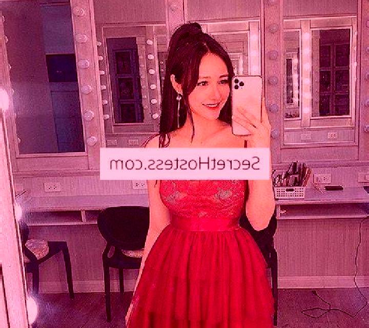 Karis Colbun escort